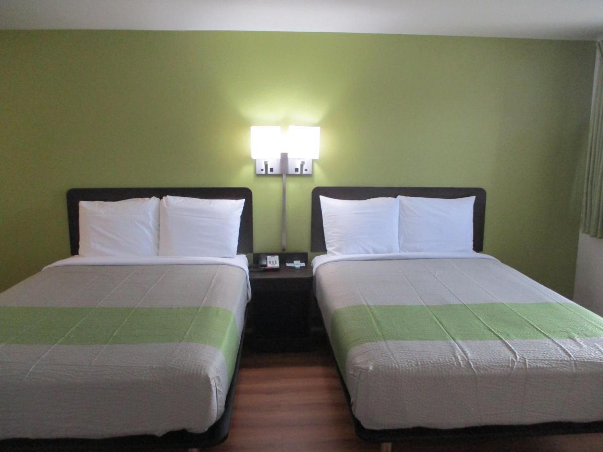 Hotel 6-north Olmsted, Oh - Cleveland